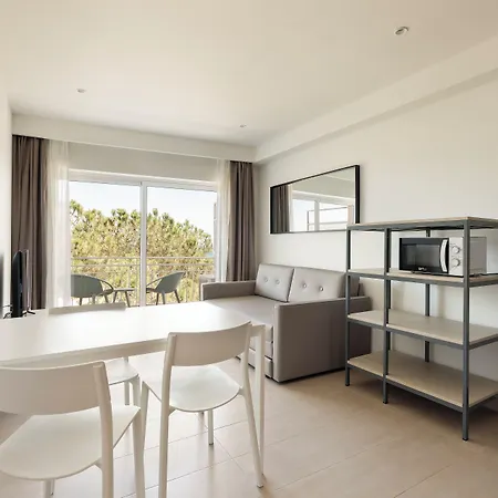 Apart Otel Xic 4*